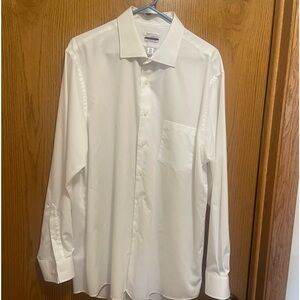 Van Heusen Men’s Dress Shirt.  Excellent condition.